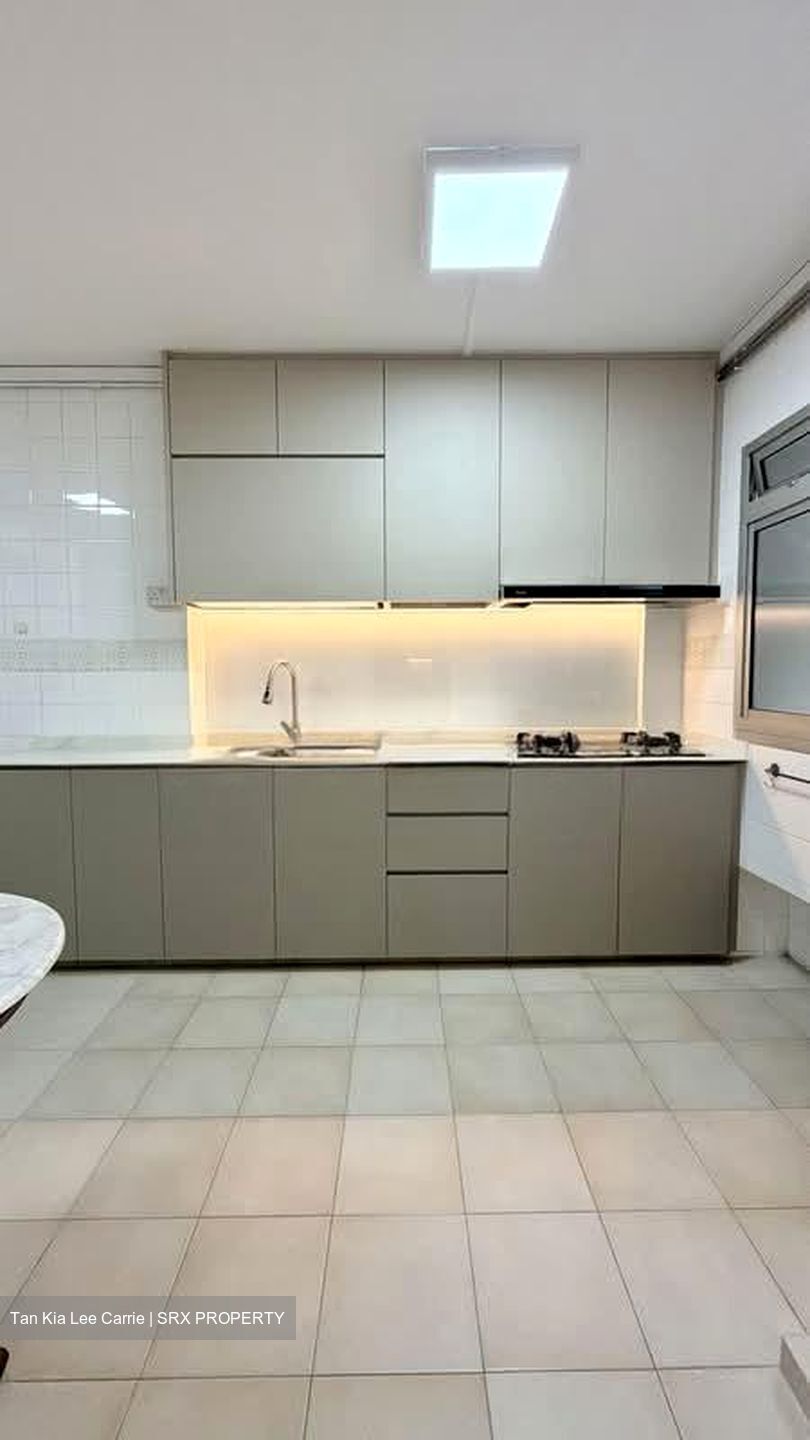 Blk 647 Pasir Ris Drive 10 (Pasir Ris), HDB Executive #588303411
